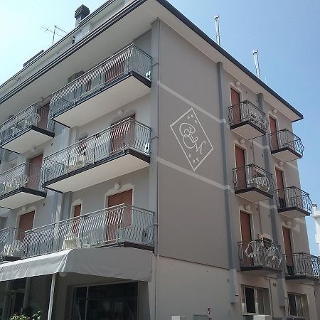 Residence Madrid Лідо-ді-Єзоло Екстер'єр фото
