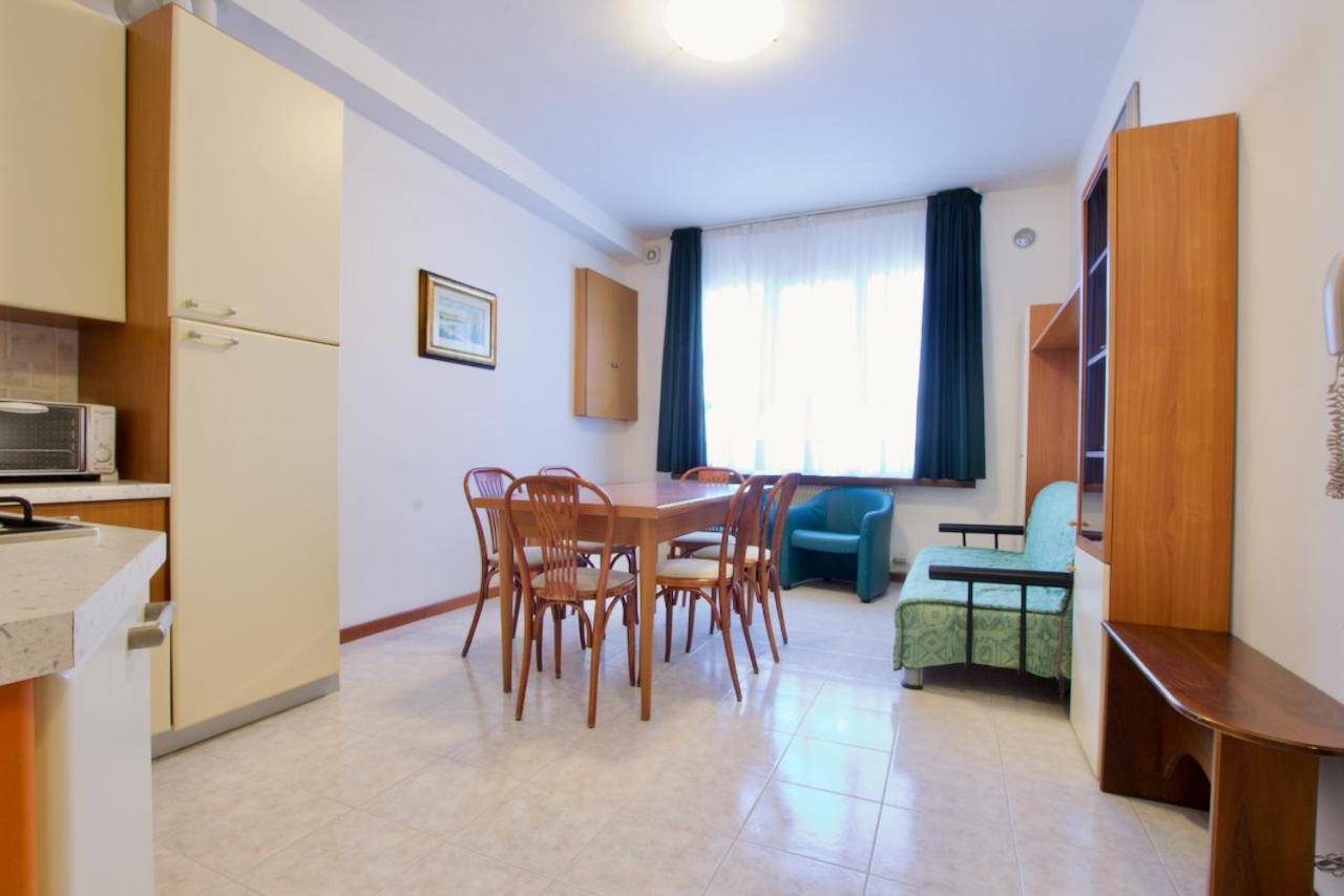 Residence Madrid Лідо-ді-Єзоло Екстер'єр фото