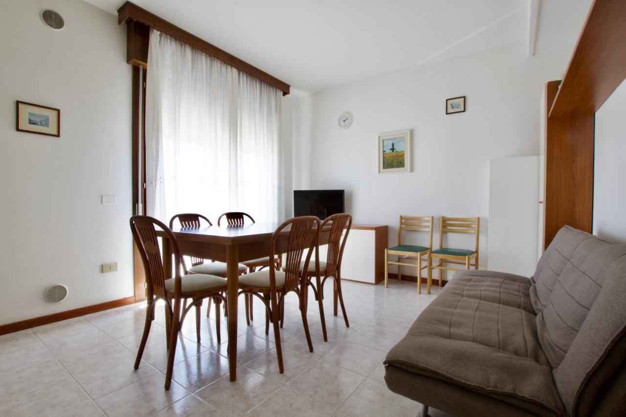 Residence Madrid Лідо-ді-Єзоло Екстер'єр фото