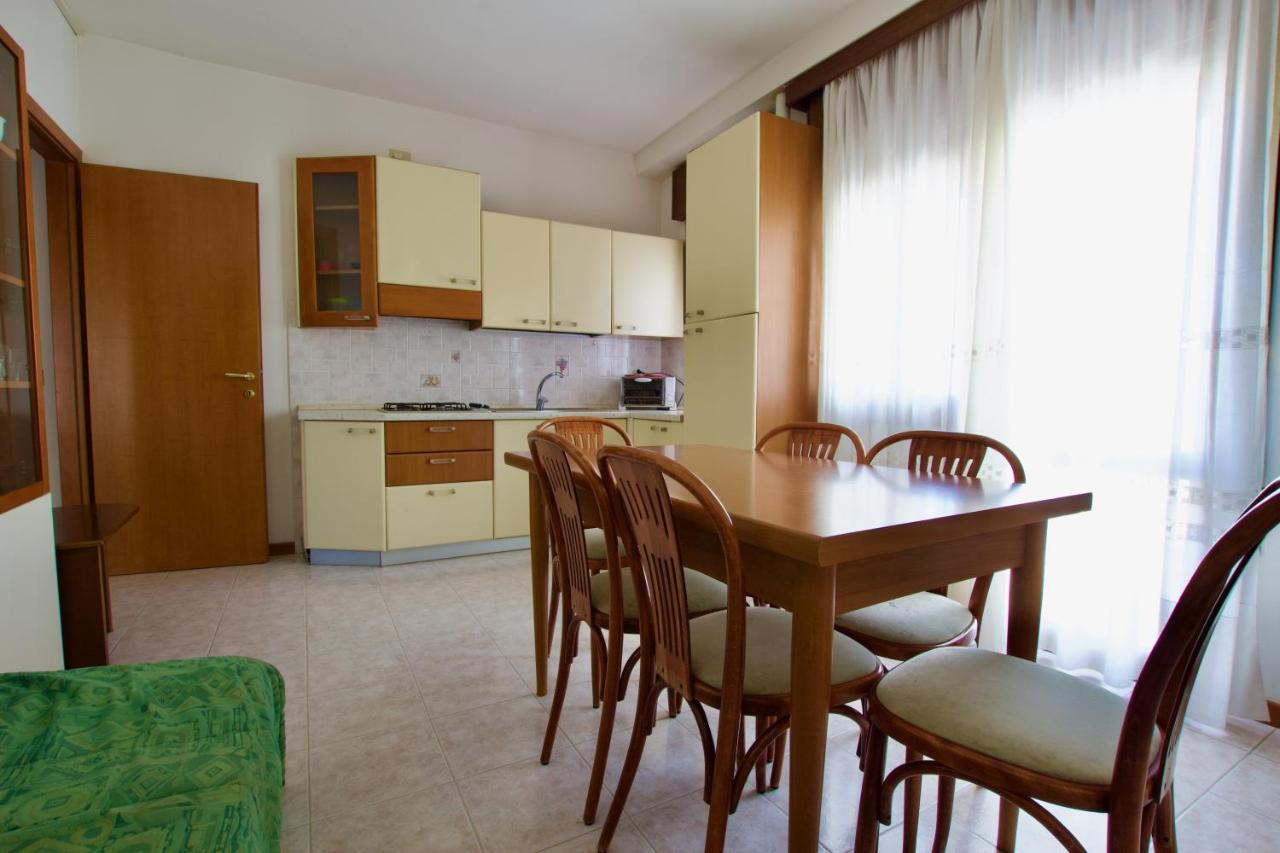 Residence Madrid Лідо-ді-Єзоло Екстер'єр фото